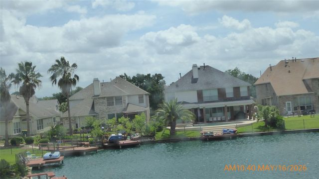 10142 Lazy Lagoon, Houston, TX 77065
