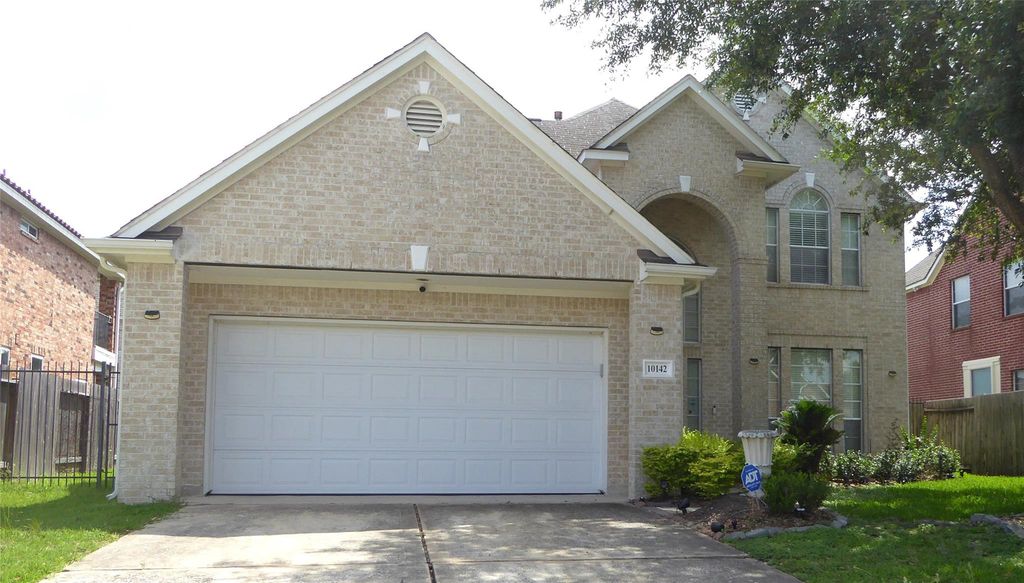 10142 Lazy Lagoon, Houston, TX 77065