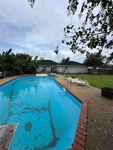 10056 Dairy Drive S, Mobile, AL 36695