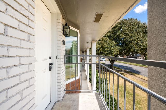 3913 Inwood Road 2006, Dallas, TX 75209