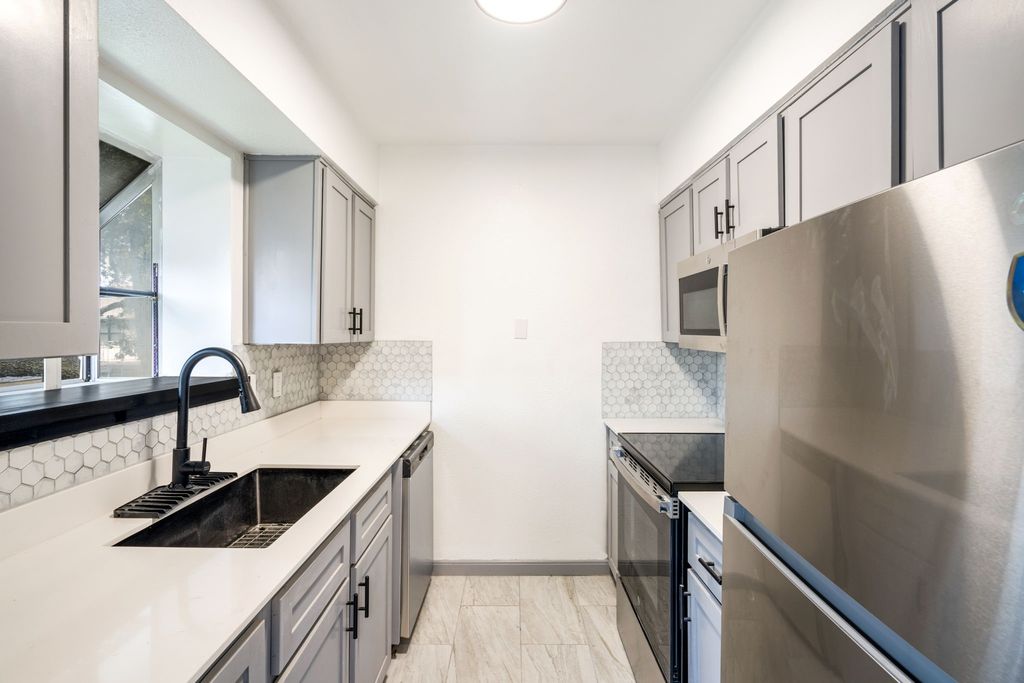 3913 Inwood Road 2006, Dallas, TX 75209