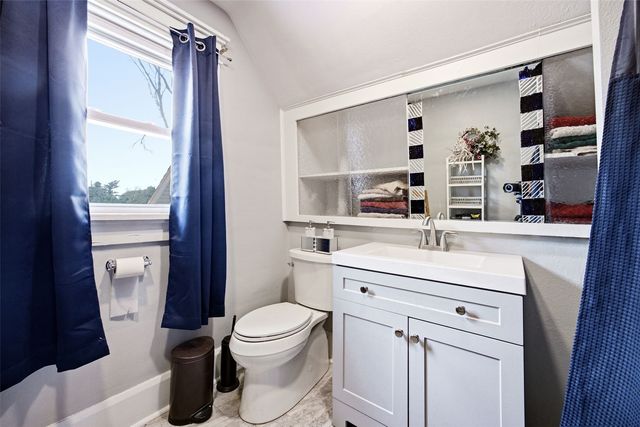 2261 Coldstream Avenue NE, Cedar Rapids, IA 52402