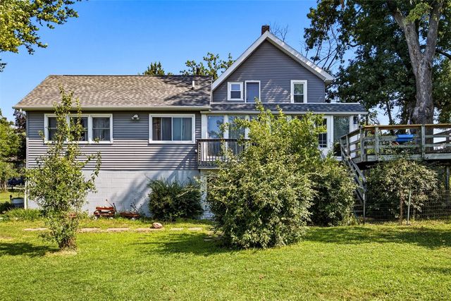 2261 Coldstream Avenue NE, Cedar Rapids, IA 52402