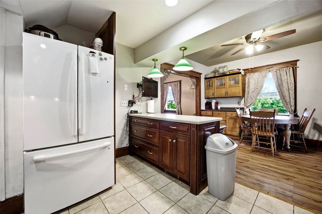 2261 Coldstream Avenue NE, Cedar Rapids, IA 52402
