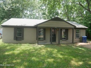 6335 Greenbriar Drive, Horn Lake, MS 38637
