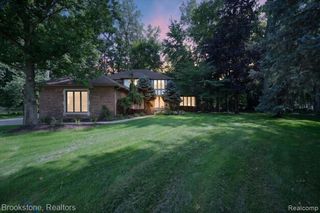 11390 Silverlake Court, Shelby Twp, MI 48317