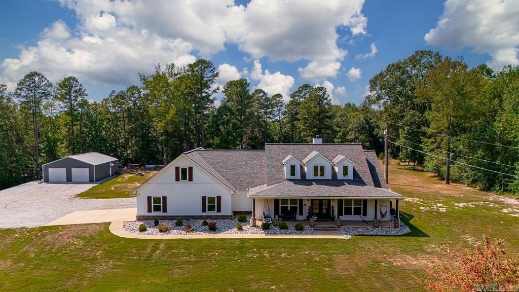 4977 Lexie Lane, Bauxite, AR 72011