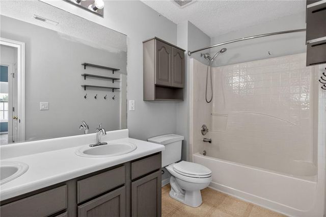 304 Fox Overlook, Woodstock, GA 30188