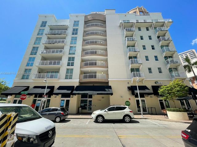 7280 SW 90th St 205, Miami, FL 33156