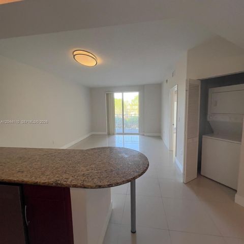 7280 SW 90th St 205, Miami, FL 33156