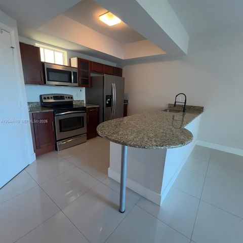 7280 SW 90th St 205, Miami, FL 33156