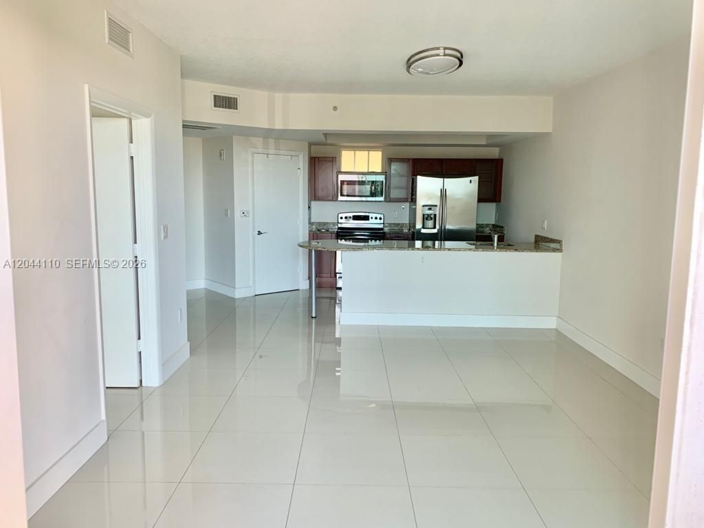 7280 SW 90th St 205, Miami, FL 33156