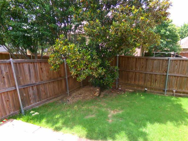 663 Morgan Drive, Grand Prairie, TX 75052