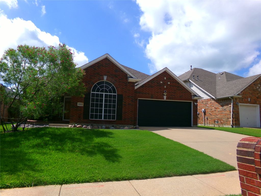 663 Morgan Drive, Grand Prairie, TX 75052