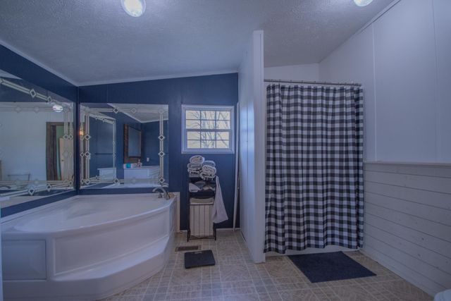 3750 Fall River Rd, Pulaski, TN 38478