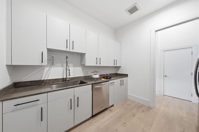 1601 Pine Chase Drive, Houston, TX 77055