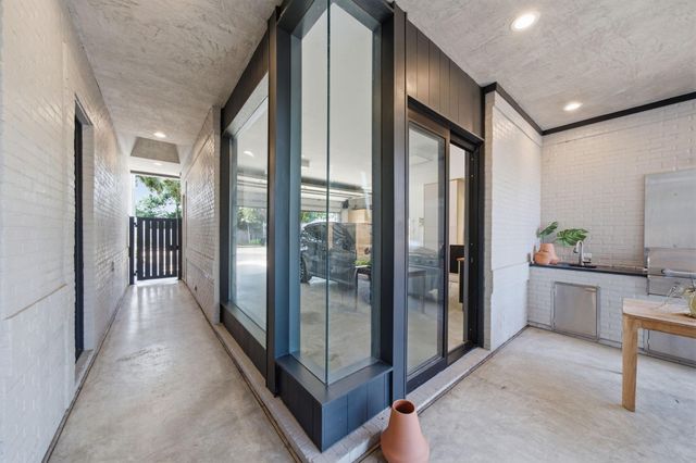 1601 Pine Chase Drive, Houston, TX 77055