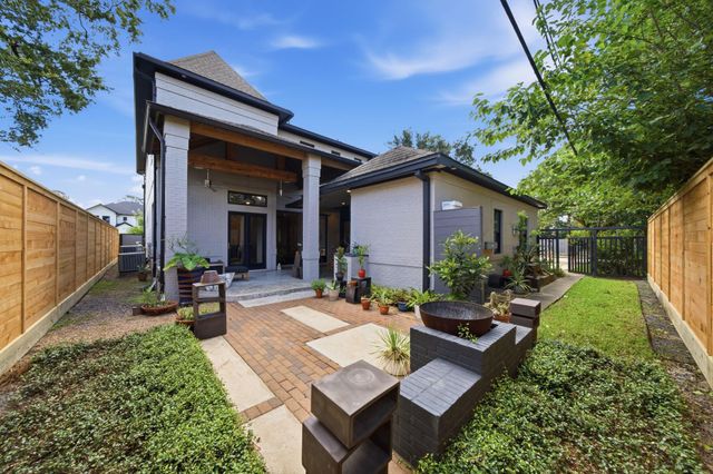 1601 Pine Chase Drive, Houston, TX 77055