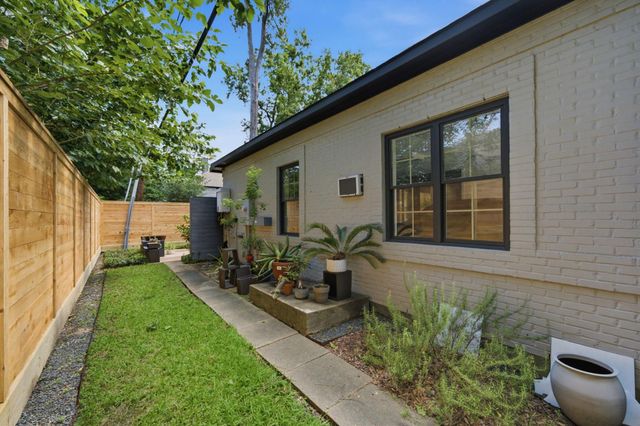 1601 Pine Chase Drive, Houston, TX 77055