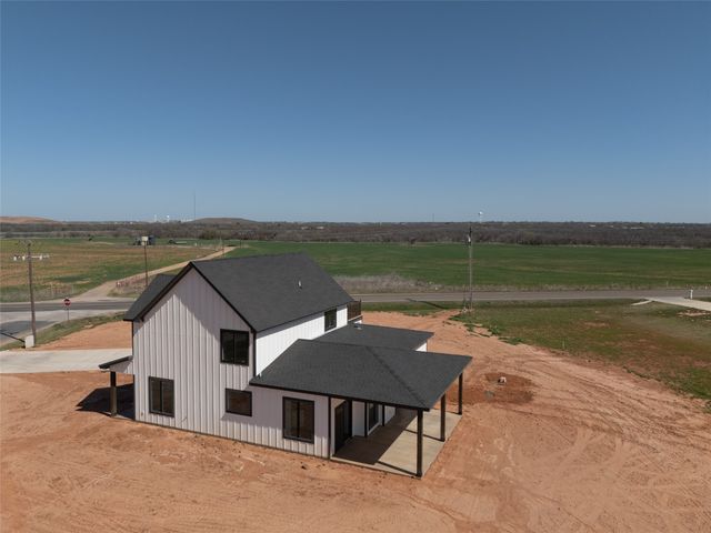 2567 FM 368, Iowa Park, TX 76367