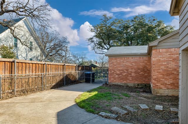 2308 N Edgewood Terrace, Fort Worth, TX 76103