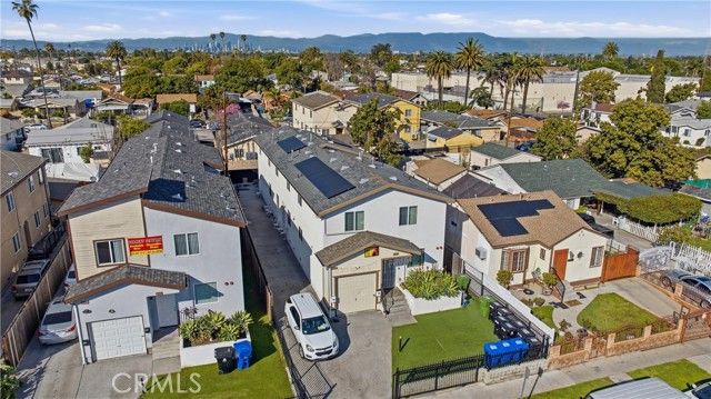 341 E 104th Street, Los Angeles, CA 90003