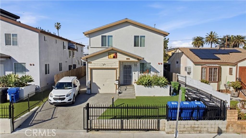 341 E 104th Street, Los Angeles, CA 90003