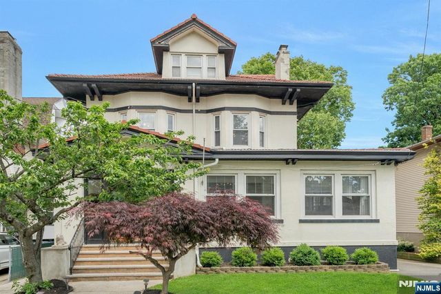 1016 Abbott Boulevard, Fort Lee, NJ 07024