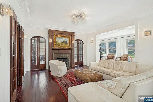 1016 Abbott Boulevard, Fort Lee, NJ 07024