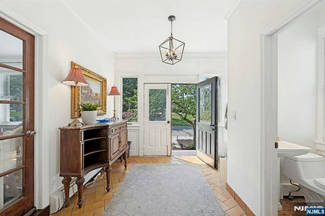 1016 Abbott Boulevard, Fort Lee, NJ 07024