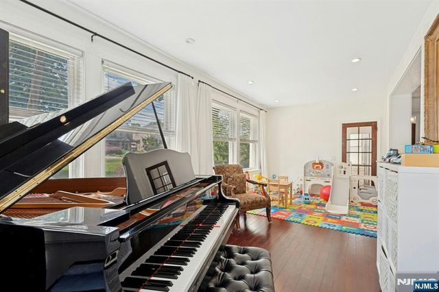 1016 Abbott Boulevard, Fort Lee, NJ 07024