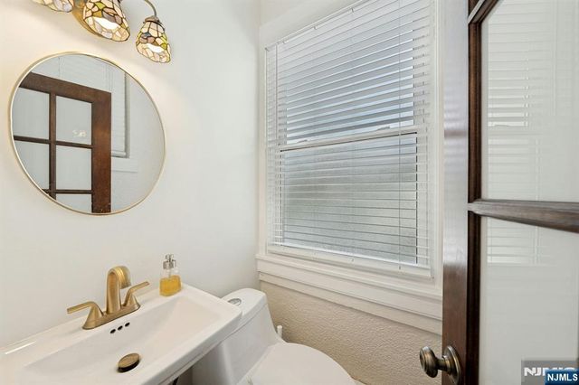 1016 Abbott Boulevard, Fort Lee, NJ 07024