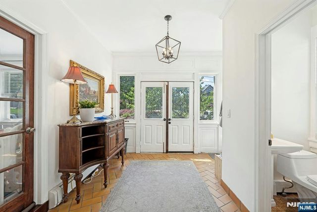 1016 Abbott Boulevard, Fort Lee, NJ 07024