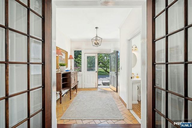 1016 Abbott Boulevard, Fort Lee, NJ 07024