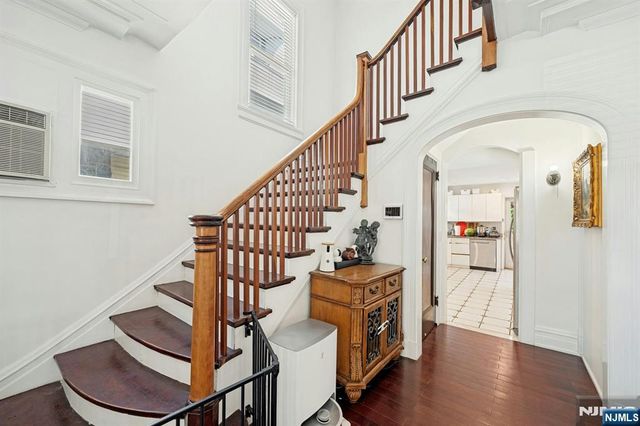1016 Abbott Boulevard, Fort Lee, NJ 07024