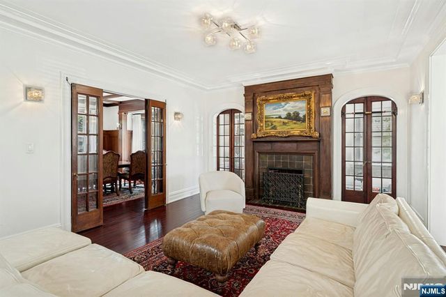 1016 Abbott Boulevard, Fort Lee, NJ 07024