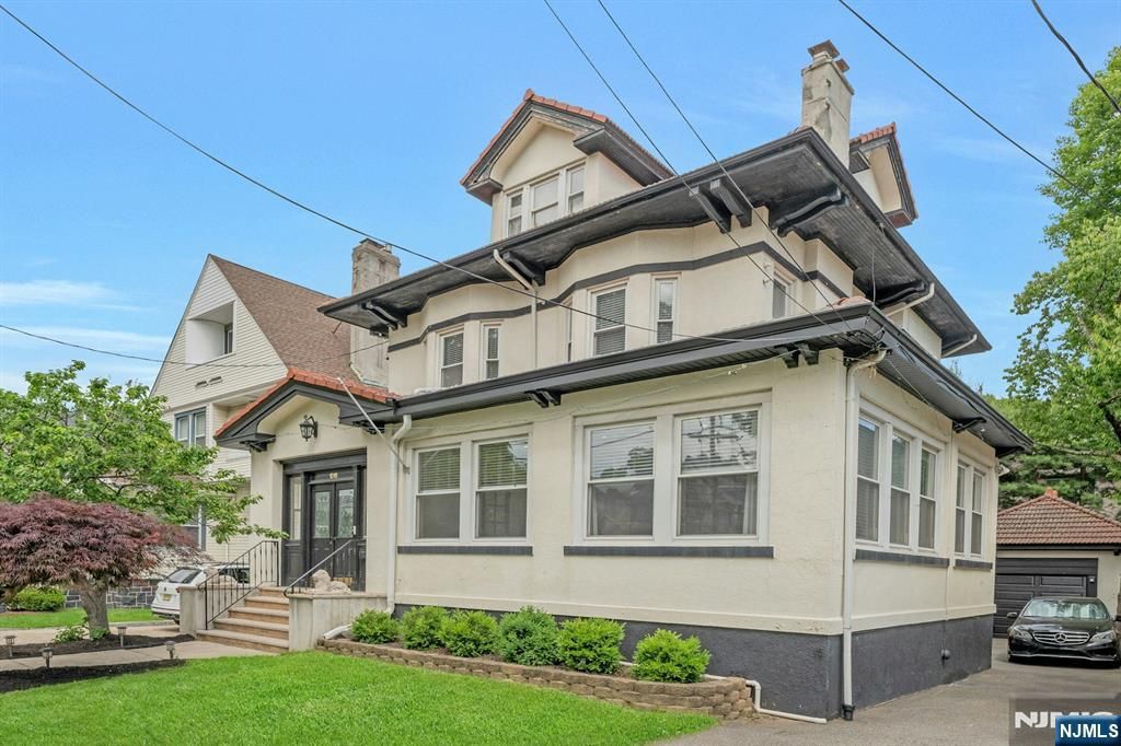 1016 Abbott Boulevard, Fort Lee, NJ 07024