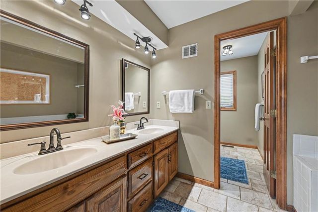 10601 Barton Street, Overland Park, KS 66214