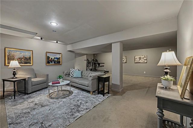 10601 Barton Street, Overland Park, KS 66214