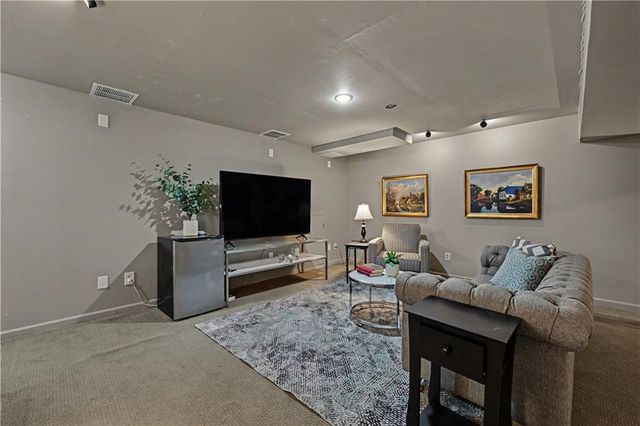 10601 Barton Street, Overland Park, KS 66214