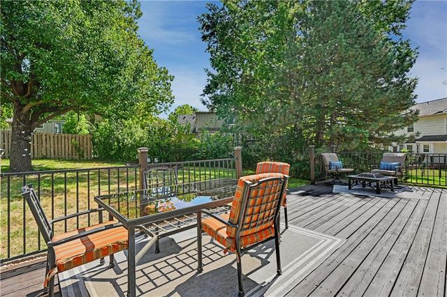 10601 Barton Street, Overland Park, KS 66214