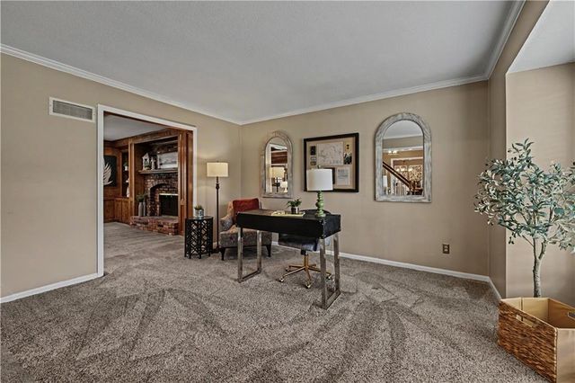 10601 Barton Street, Overland Park, KS 66214