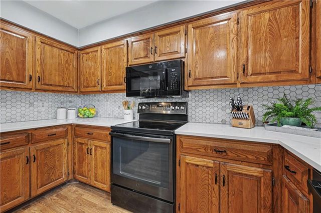 10601 Barton Street, Overland Park, KS 66214