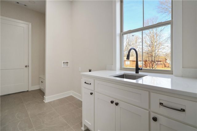 2084 N Dutton Place, Fayetteville, AR 72703