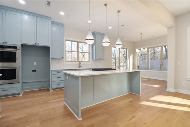 2084 N Dutton Place, Fayetteville, AR 72703