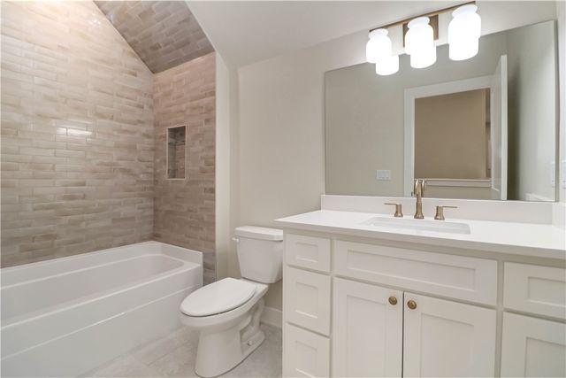 2084 N Dutton Place, Fayetteville, AR 72703