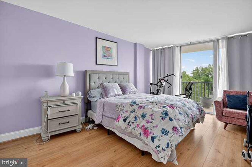 3333 UNIVERSITY BLVD W #702, Kensington, MD 20895