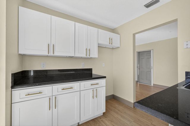 727 Hummingbird Way 6, North Palm Beach, FL 33408