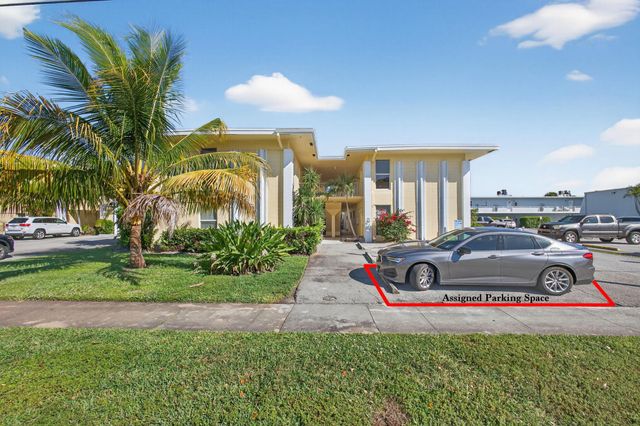 727 Hummingbird Way 6, North Palm Beach, FL 33408