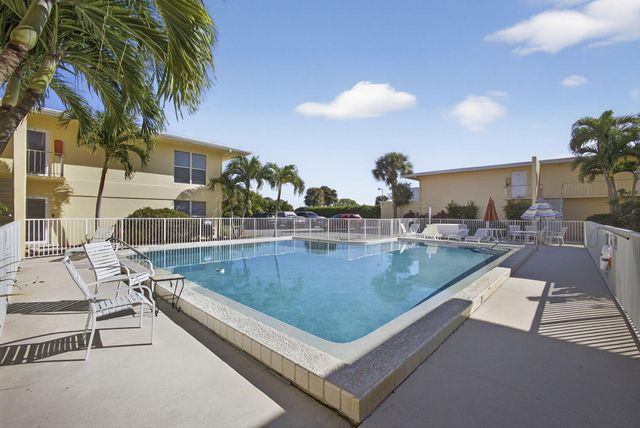 727 Hummingbird Way 6, North Palm Beach, FL 33408